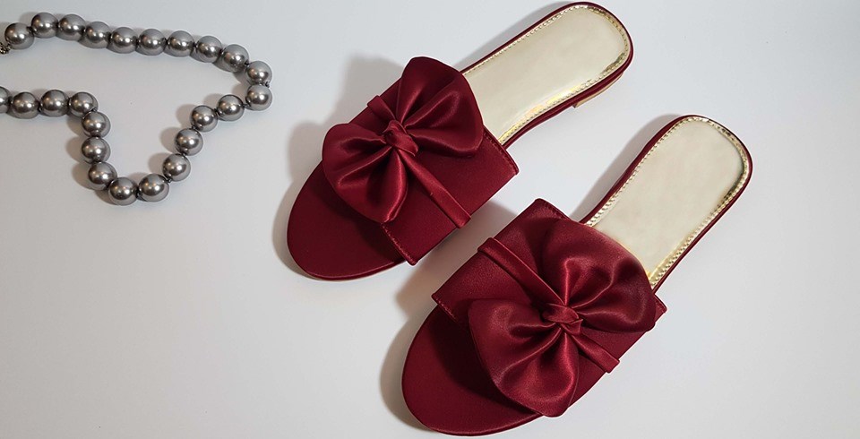 flat shoes with bows on front