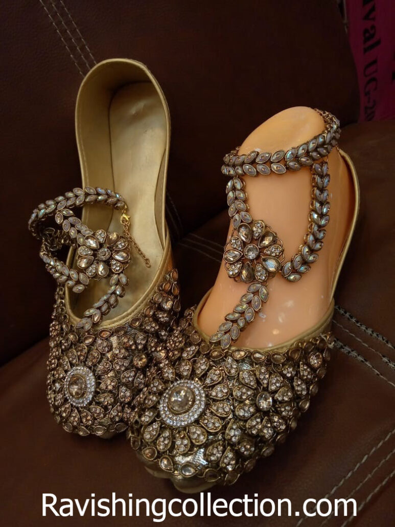 Kundan Khussa With Anklet