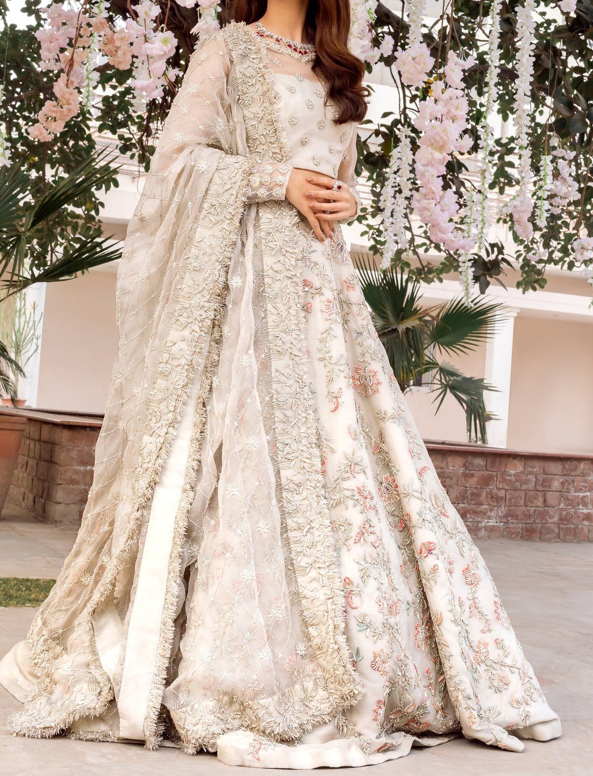 white bridal dress pakistani 5